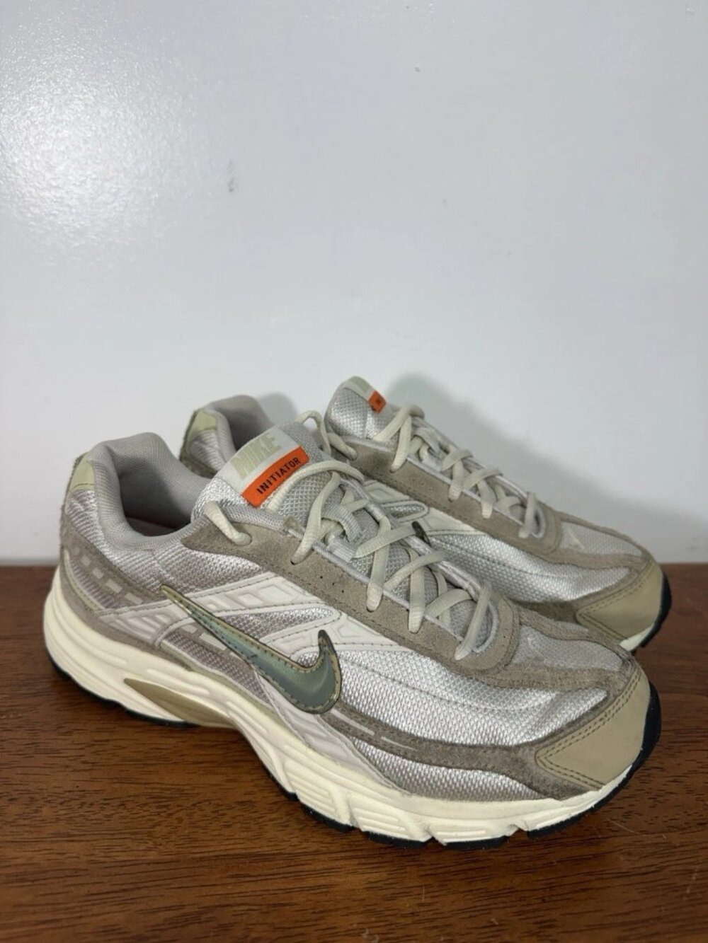 Nike Initiator Light Bone Cargo Khaki Men’s Size 8 HJ7683-072 Running Shoes